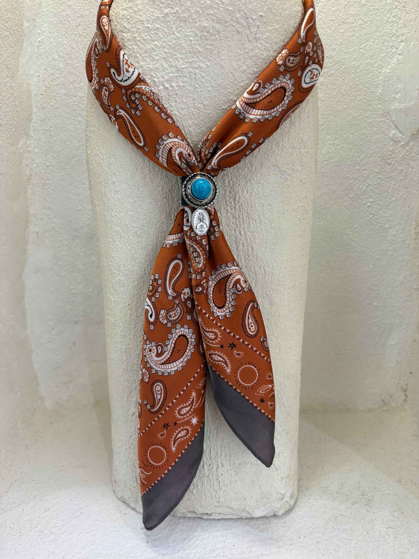 Tanit scarf