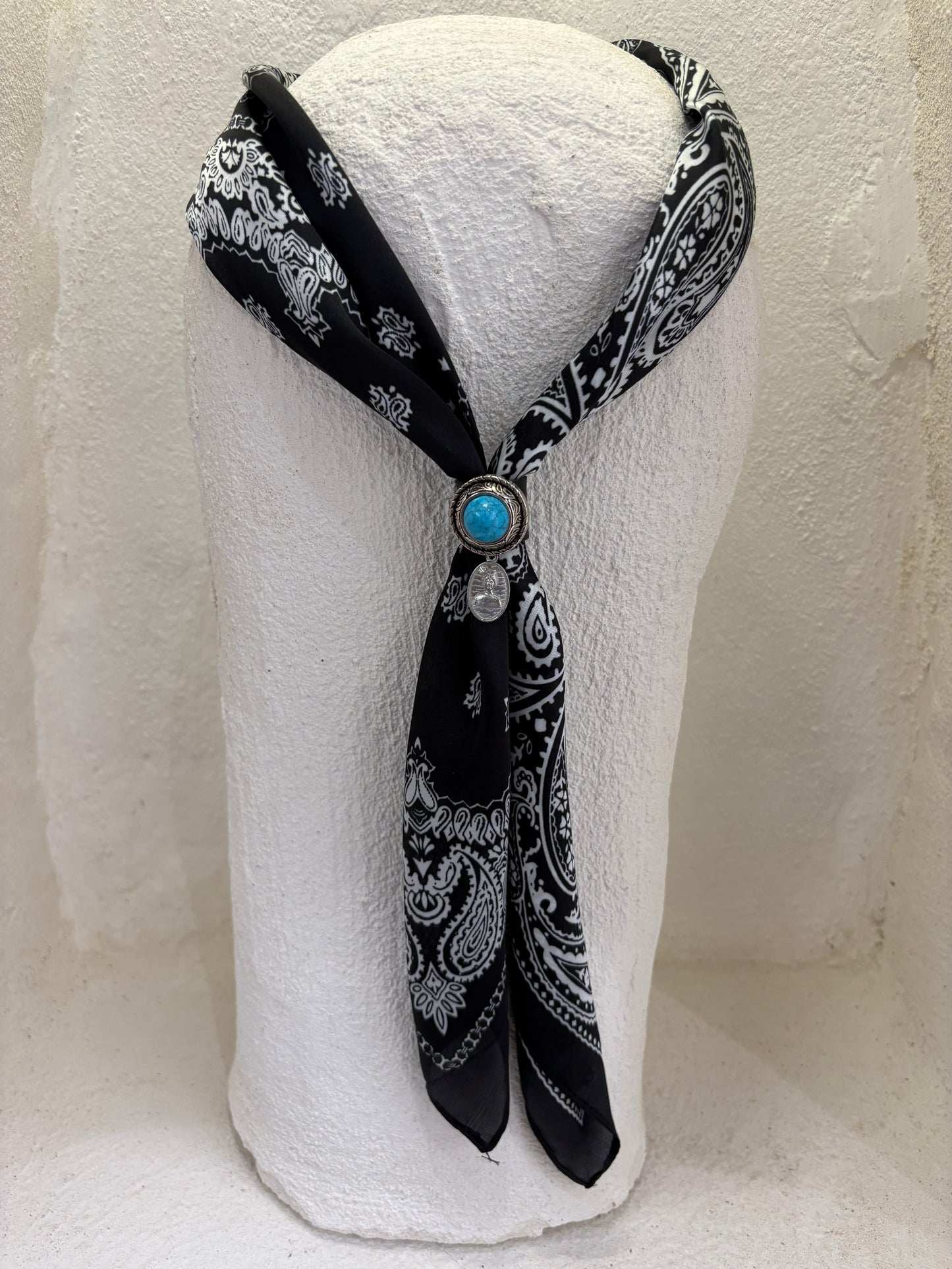 Tanit scarf